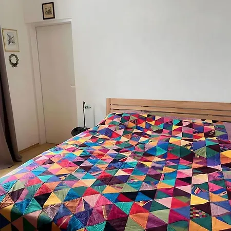 Alexandercharmante Mit Bergblick, Alexander 젬머링