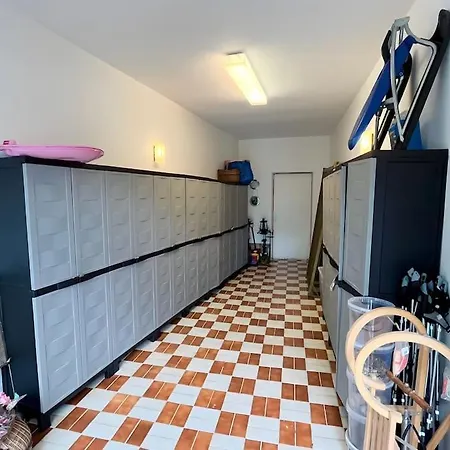 Alexandercharmante Mit Bergblick, Alexander *