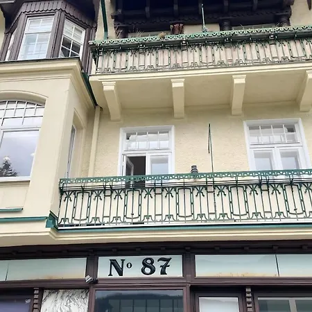 Alexandercharmante Mit Bergblick, Alexander 公寓 *