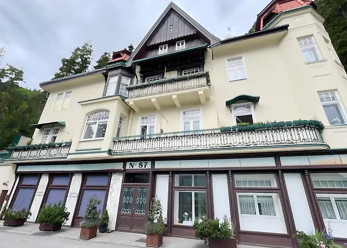 Alexandercharmante Mit Bergblick, Alexander