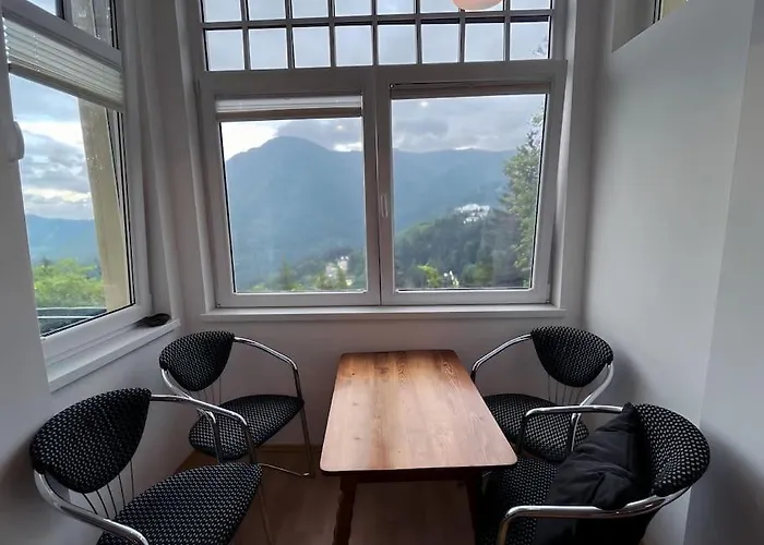 Alexandercharmante Mit Bergblick, Alexander