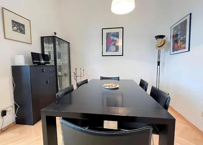 Alexandercharmante Mit Bergblick, Alexander