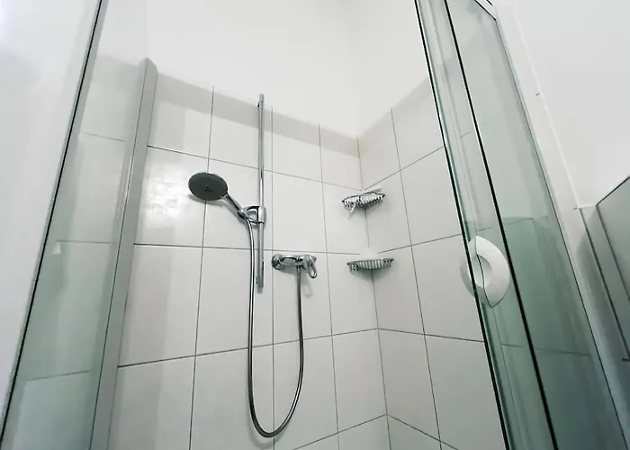 Alexandercharmante Mit Bergblick, Alexander *